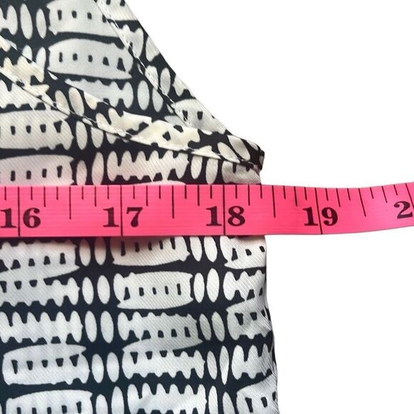 Benetton Black White Geometric Abstract Print Flowy Top XS Workwear Office Work - Picture 6 of 7